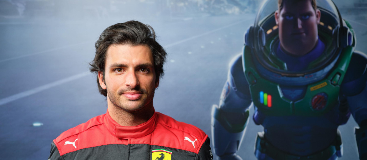 Carlos Sainz pone voz a uno de los personajes de Lightyear