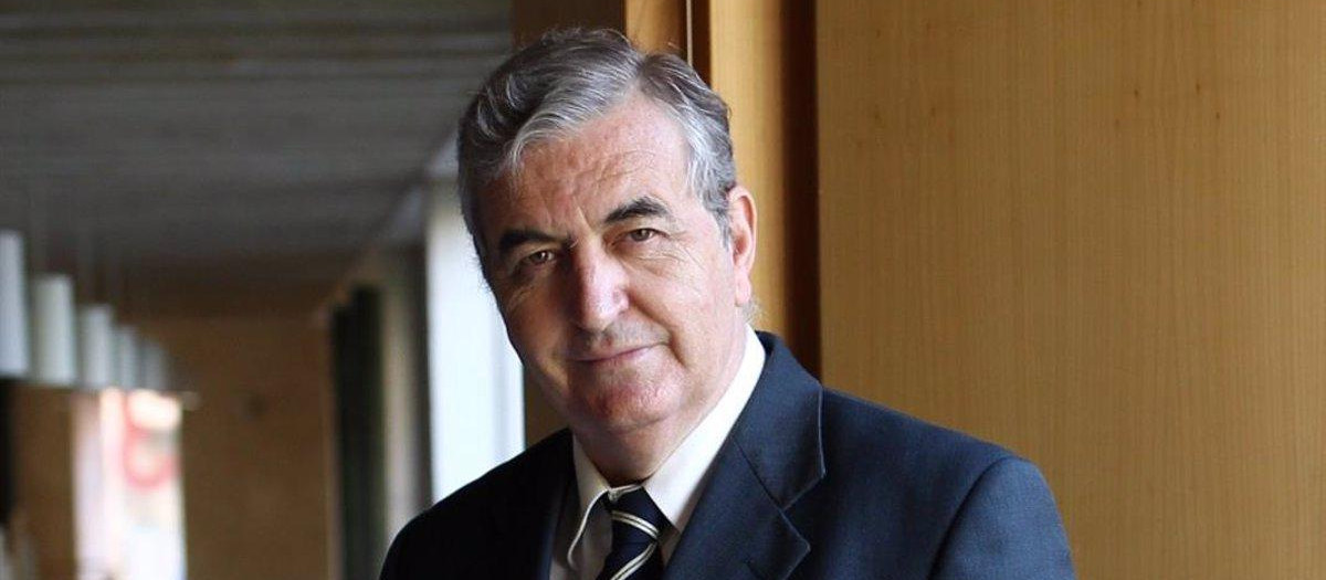 26/05/2022 Sigfrido Herráez, reelegido decano del Colegio Oficial de Arquitectos de Madrid..
El arquitecto Sigfrido Herráez ha sido reelegido como decano del
POLITICA
JORGE PARIS