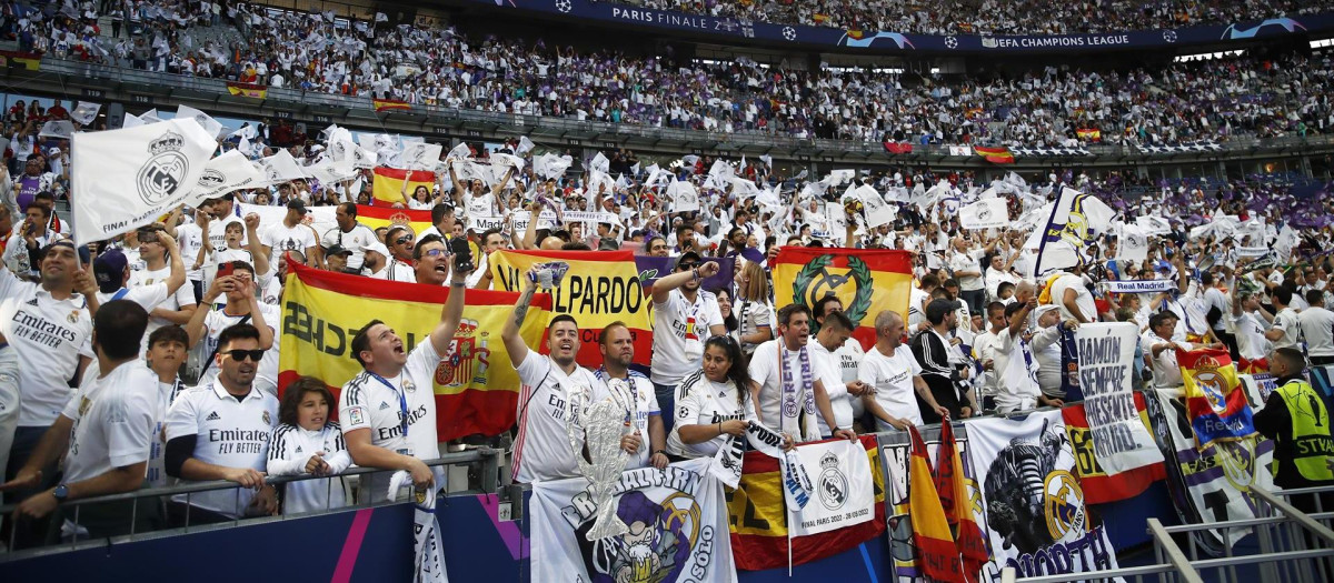 Varios aficionados blancos sufrieron intentos de robo a la entrada del estadio