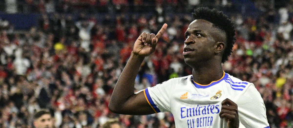 Vinicius celebra el gol ante el Liverpool