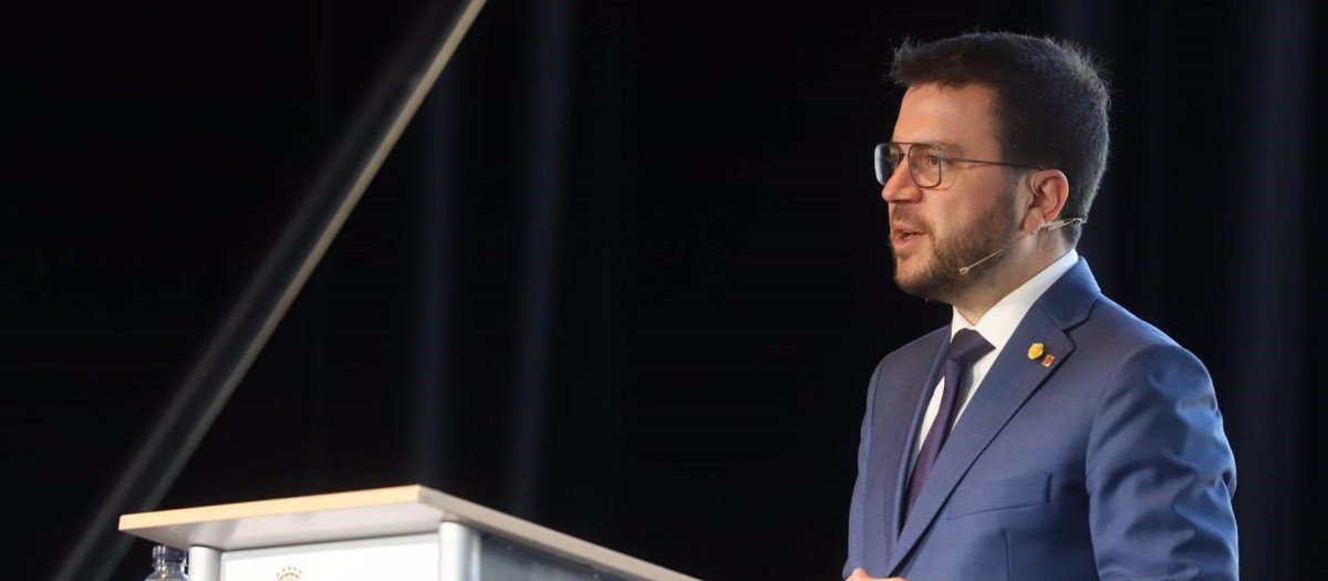 El presidente de la Generalitat, Pere Aragonés.

El president de la Generalitat, Pere Aragonès, ha afirmat aquest dilluns que el decret llei que ha aprovat el Govern sobre el català a l'ensenyament "protegeix els centres educatius, els docents i el model d'escola catalana".

ESPAÑA EUROPA CATALUÑA POLÍTICA
RUBEN MORENO - GOVERN