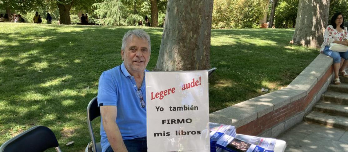 El escritor Félix Salgado Morales en la Feria del Libro de Madrid 2022