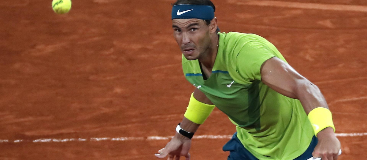 Rafael Nadal durante un juego en el partido de semifinales