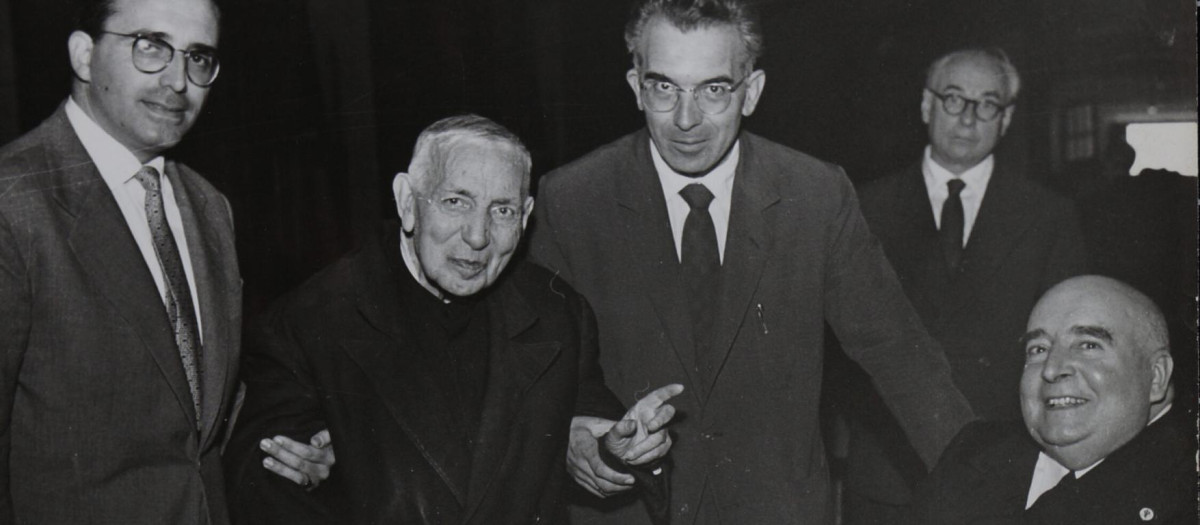 El padre Ayala acompañado entre otros por Fernando Martín Sánchez-Juliá que fue presidente de la ACdP