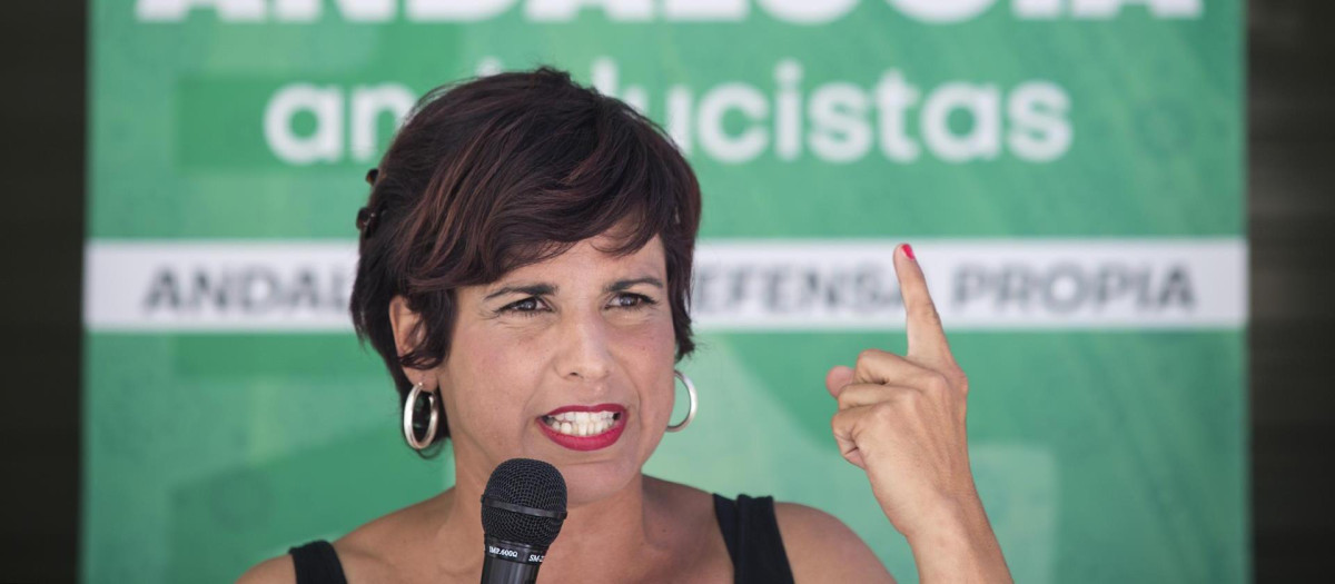 a candidata de Adelante Andalucía a la Junta de Andalucía, Teresa Rodríguez, participa en un acto en Málaga