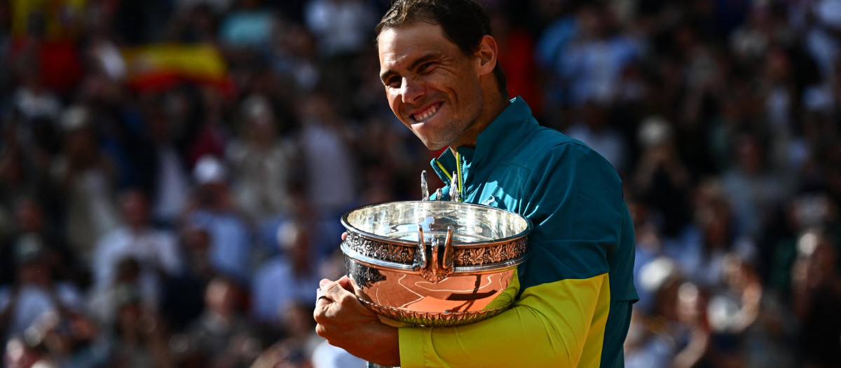 Nadal con su 14º trofeo de Roland Garros