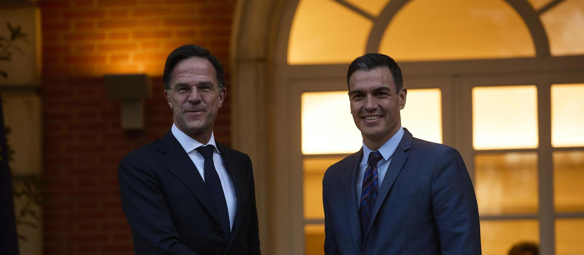 El primer ministro de los Países Bajos, Mark Rutte, junto a Pedro Sánchez.