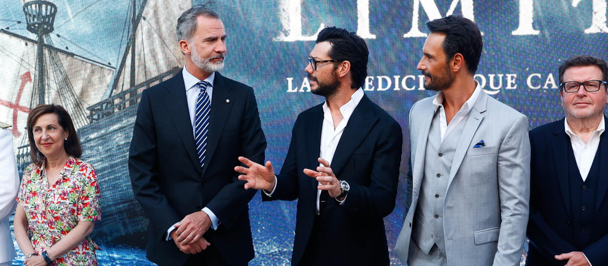 King Felipe VI with Margarita Robles, Alvaro Morte and Rodrigo Santoro at photocall for premiere film Sin Limites in Madrid on Tuesday, 7 June 2022.