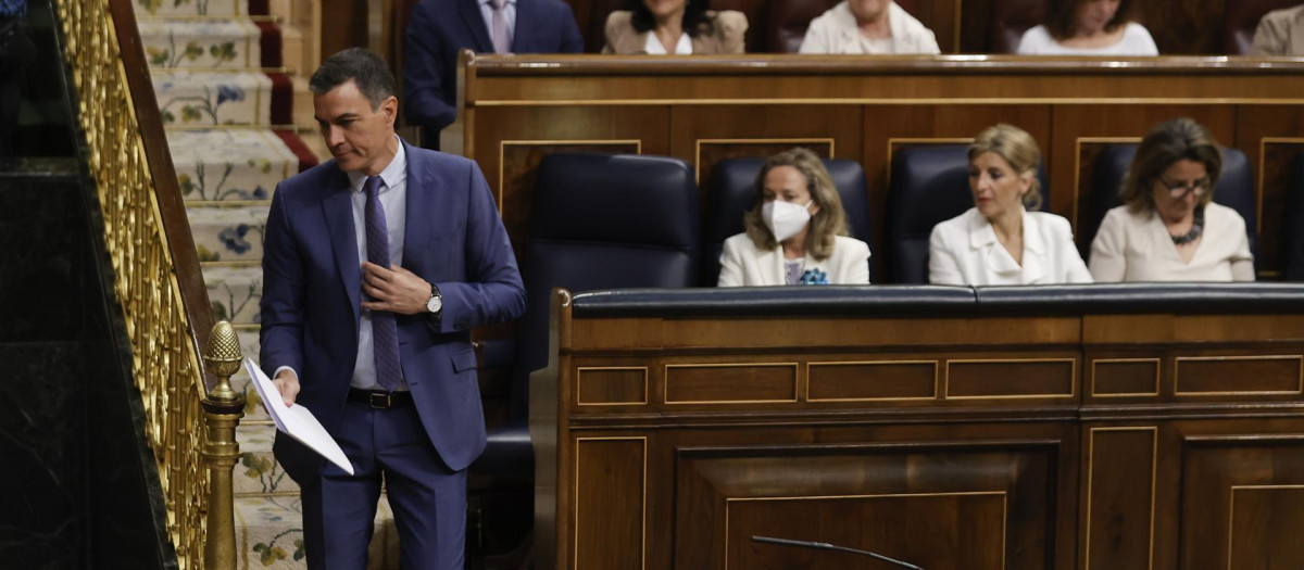 Sánchez acude a la tribuna del Congreso