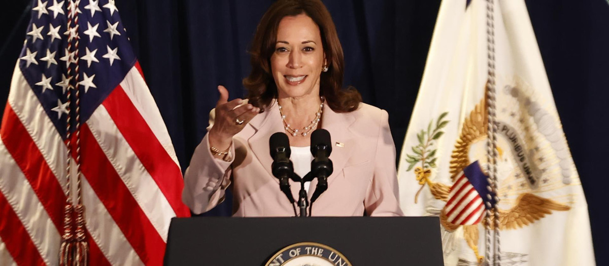 La vicepresidenta de Estados Unidos, Kamala Harris, habla hoy durante una rueda de prensa con motivo de la IX Cumbre de las Américas, en Los Ángeles (EE.UU)
