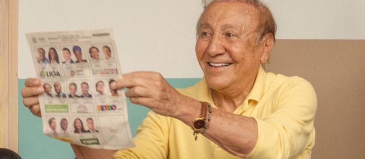 El candidato presidencial colombiano, Rodolfo Hernández, aventaja al izquierdista Gustavo Petro