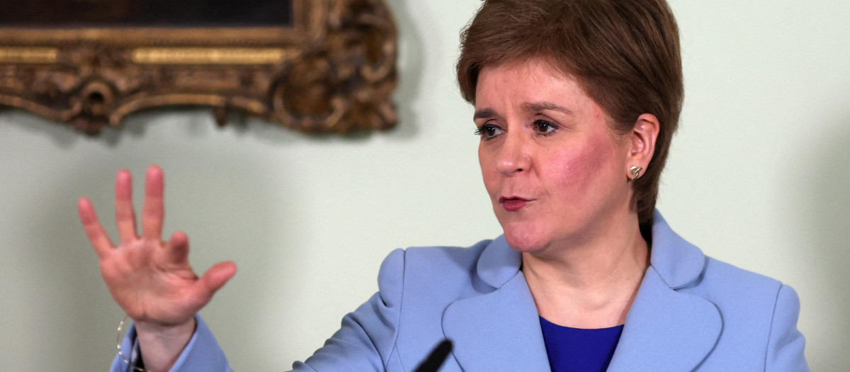 Scotland's First Minister Nicola Sturgeon speaks at a news conference on a proposed second referendum on Scottish independence at Bute House in Edinburgh, Scotland, on June 14, 2022. (Photo by RUSSELL CHEYNE / POOL / AFP)