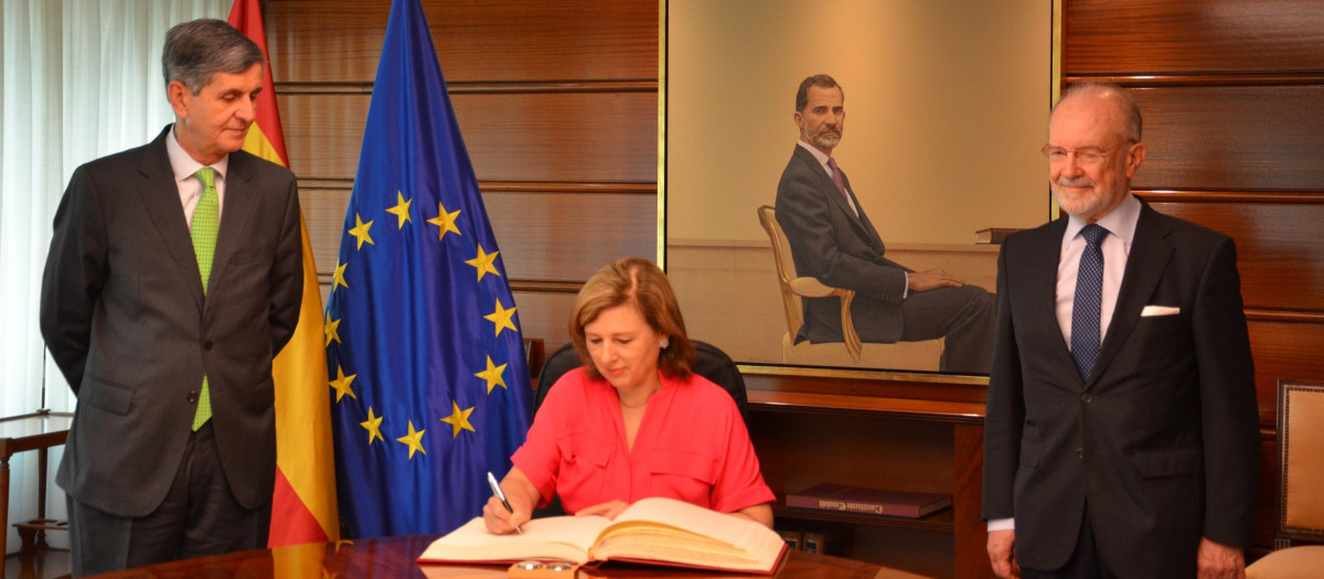 La vicepresidenta de la Comisión Europea de Justicia, Vera Jouvá, en su visita institucional al Podre Judicial, este miércoles 15 de junio de 2022