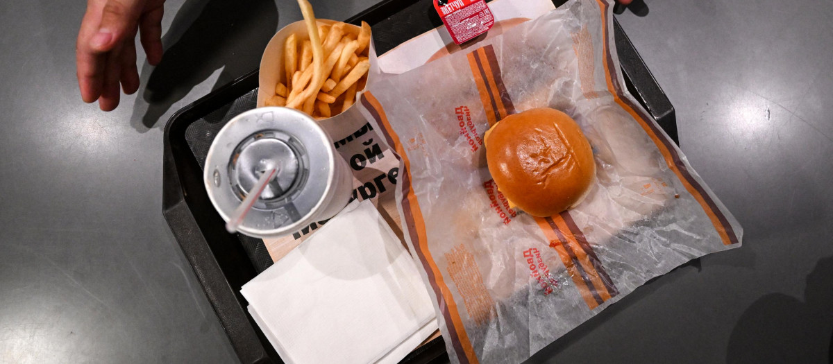 Hamburguesa doble cheesburguer de Vkusno i tochka, el nuevo McDonald's ruso