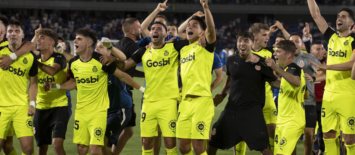 Los jugadores del Girona festejan el ascenso