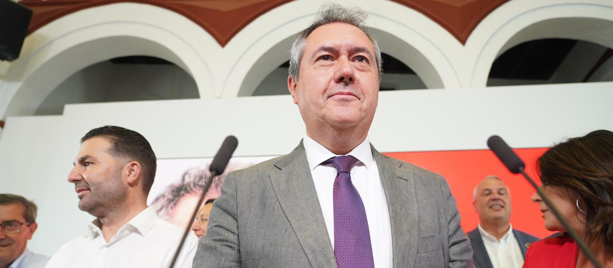 El secretario general del PSOE de Andalucía, Juan Espadas, en la rueda de prensa tras la reunión de la Ejecutiva del PSOE de Andalucía a 20 de junio del 2022 en Sevilla