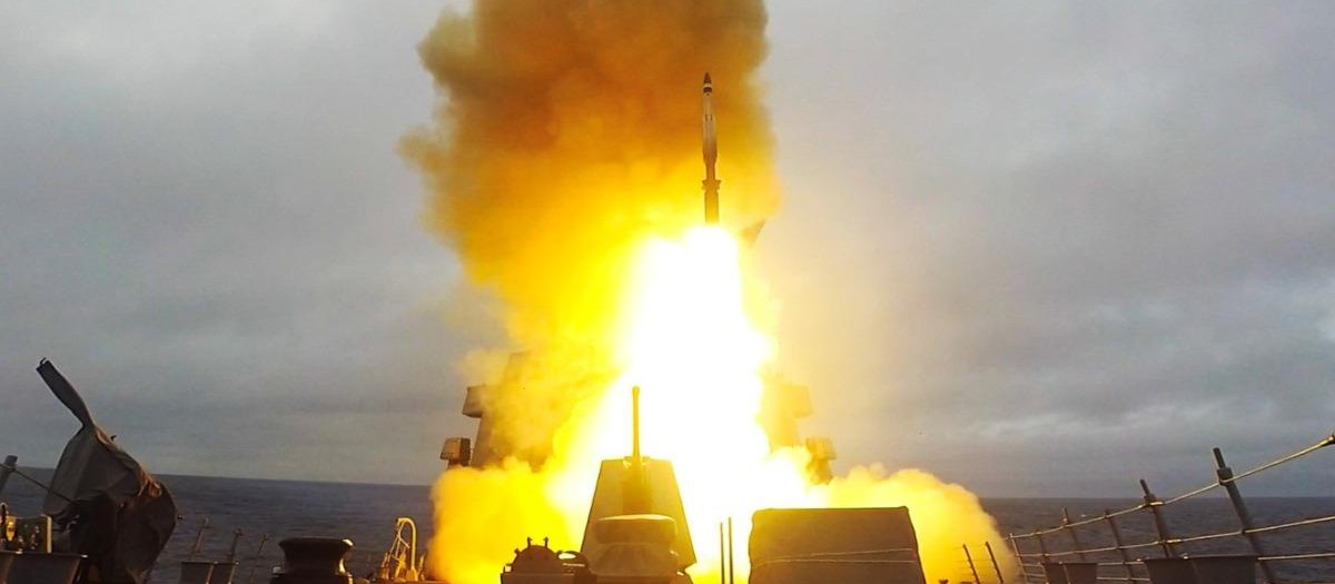 El destructor de misiles guiados USS Paul Ignatius (DDG 117) de la clase Arleigh Burke disparó con éxito un interceptor Standard Missile-3 (SM-3) para atacar un objetivo de misiles balísticos en2021 con la OTAN