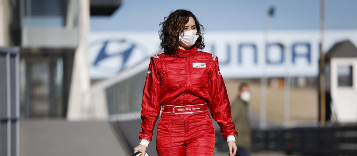 Isabel Díaz Ayuso, en el circuito del Jarama en febrero