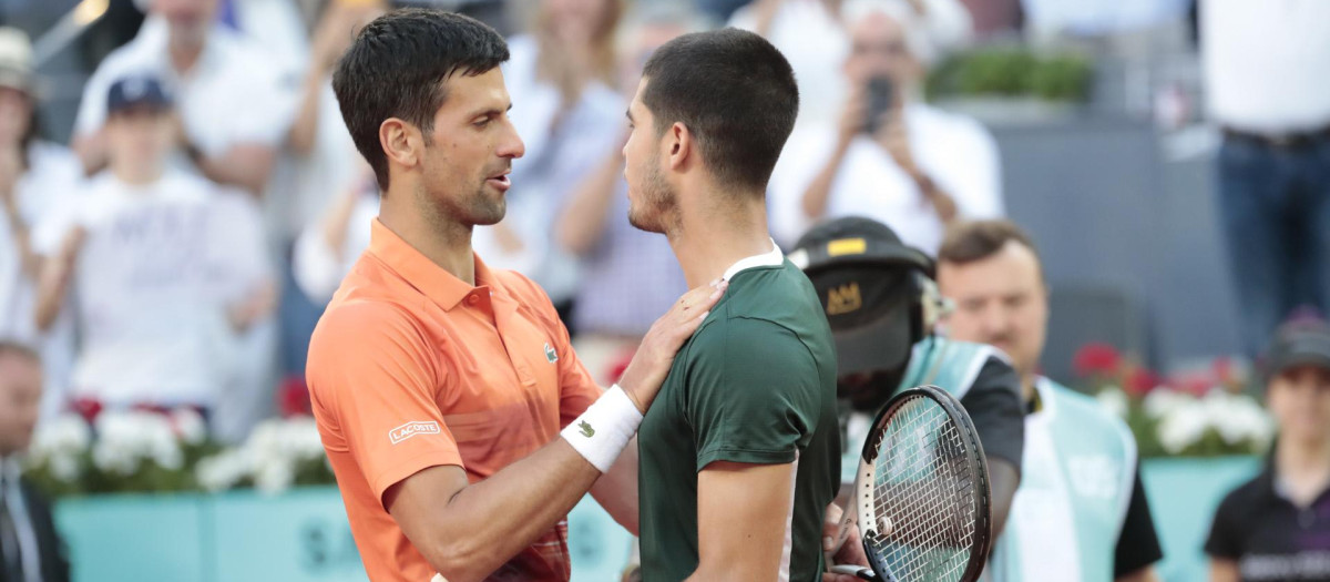 Novak Djokovic y Carlos Alcaraz, en su partido en el Masters de Madrid