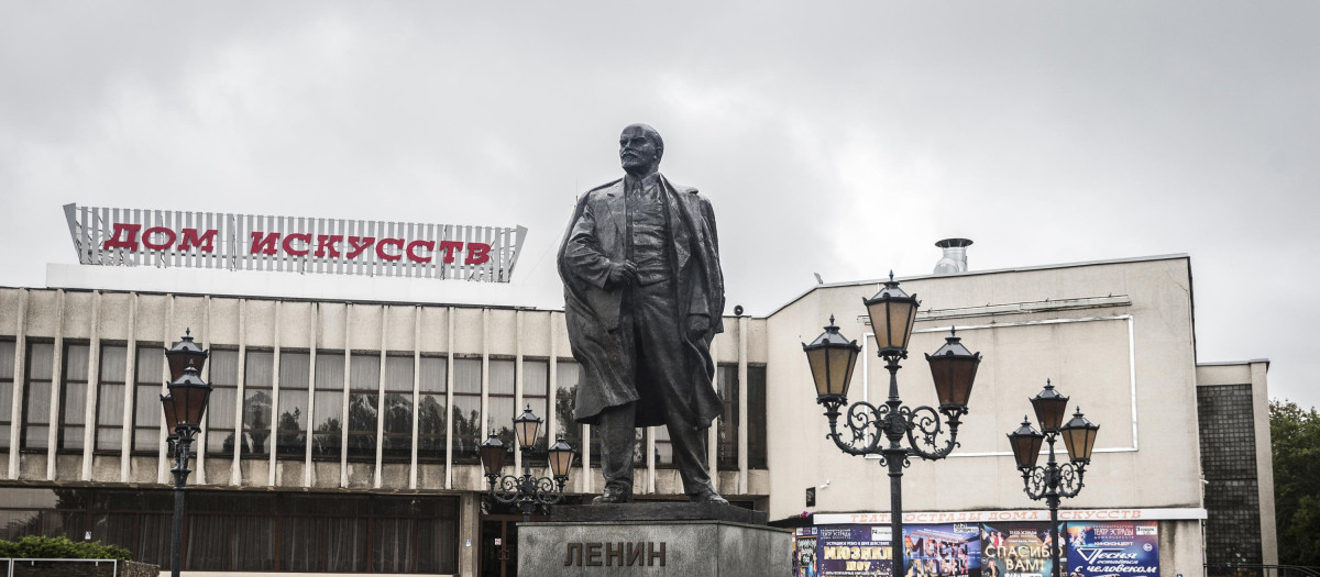 Una estatua de Vladimir Lenin en la ciudad de Kaliningrado