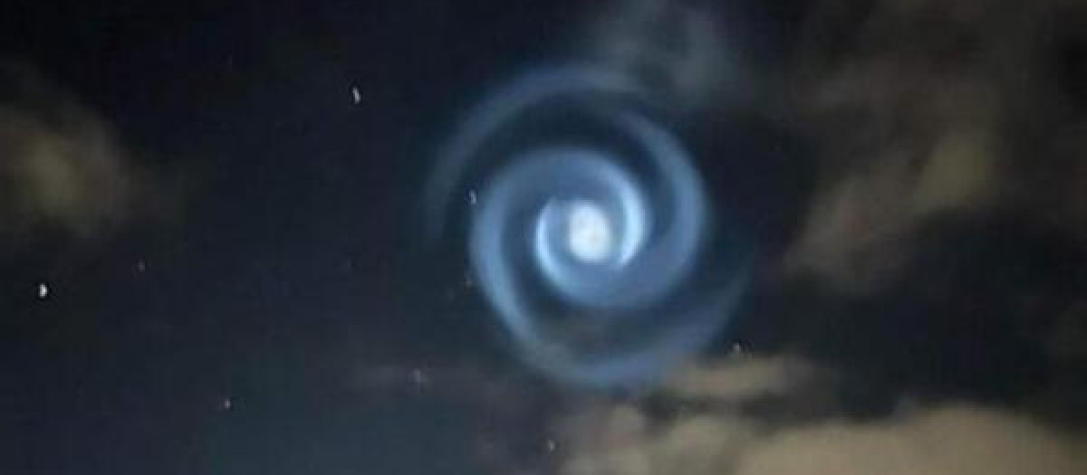 La extraña espiral, captada por una residente desde la ciudad neozelandesa de Queenstown