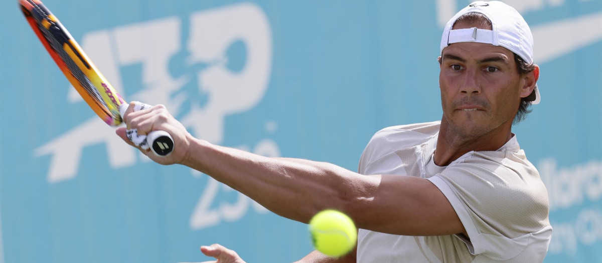 Rafa Nadal preparando Wimbledon