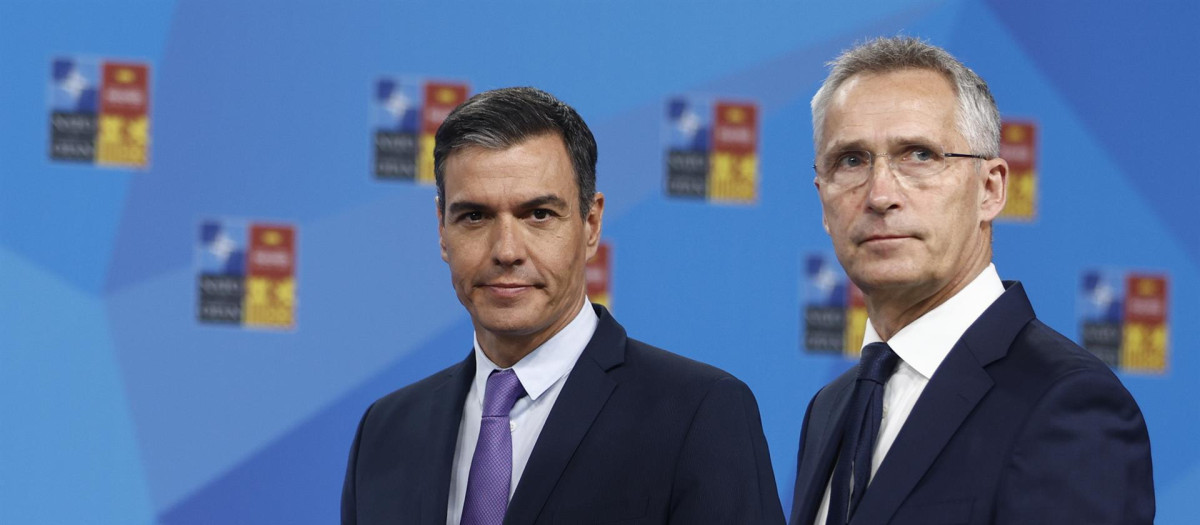 El presidente del Gobierno, Pedro Sánchez, y el secretario general de la OTAN, Jens Stoltenberg, visita IFEMA