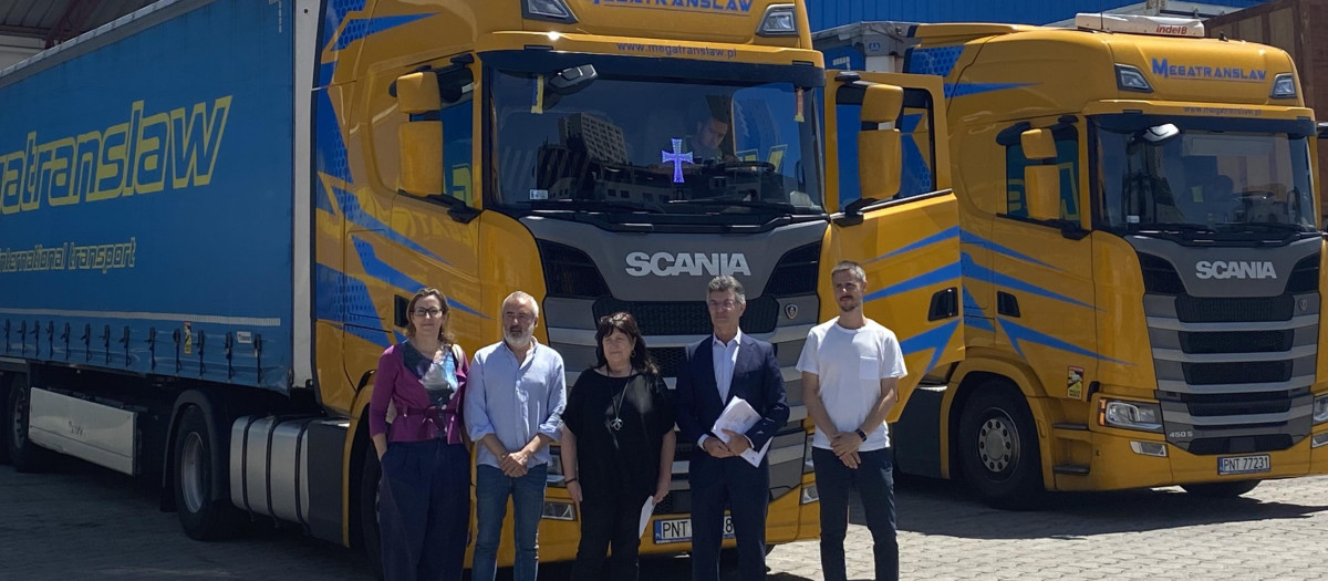 Ana Almagro y Jordi Treserras, de ICOMOS España; Teresa Reyes, presidenta de ICOM España; José Luis Tabuenca, de SIT, y Alejandro Sánchez, de Correos en la sede de SIT España