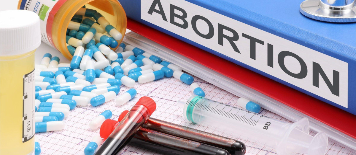 Las píldoras abortivas disponibles en EE.UU. contienen por lo general mifepristona y misoprostol y se toman con uno o dos días de diferencias