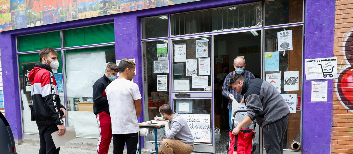 Un banco de alimentos en el barrio madrileño de Aluche