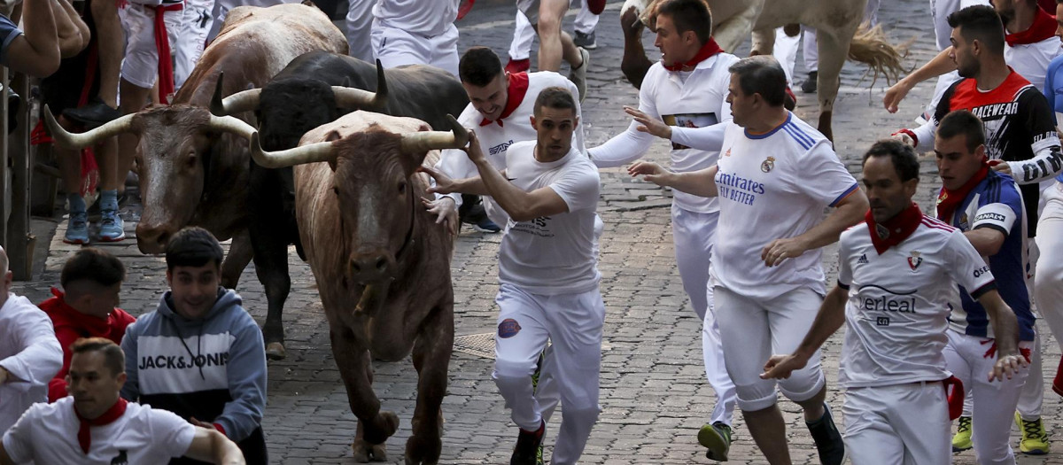 Imagen del primer encierro de los Sanfermines 2022