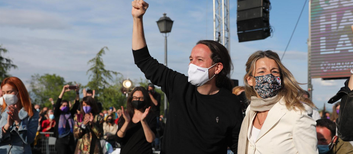 El exvicepresidente del Gobierno, Pablo Iglesias y la vicepresidenta tercera y ministra de Trabajo, Yolanda Díaz