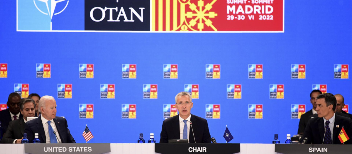 El presidente de Estados Unidos, Joan Biden; el secretario general de la OTAN, Jens Stoltenberg y el presidente del Gobierno de España, Pedro Sánchez, en la 32 edición de la OTAN celebrada en Madrid