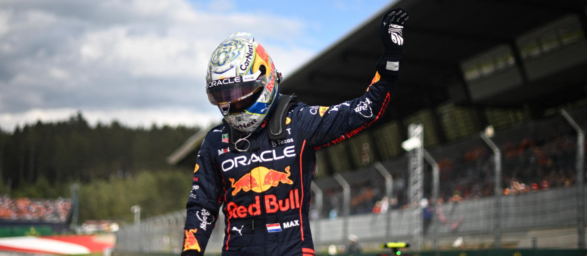 Max Verstappen celebra su victoria en la carrera al sprint en Austria