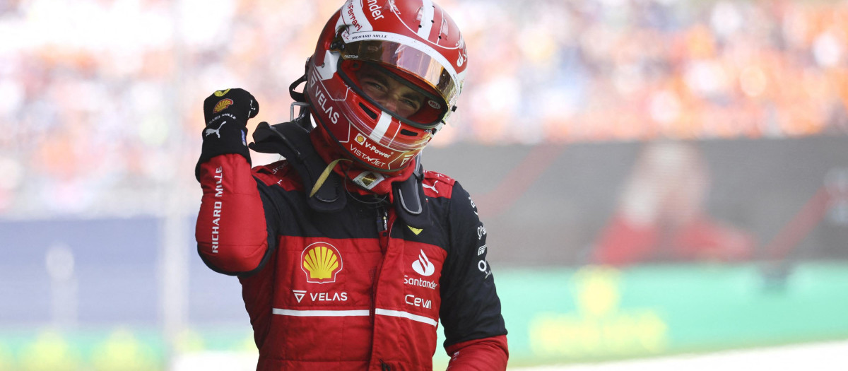 Charles Leclerc, nada más bajarse de su Ferrari, gana la carrera en Austria