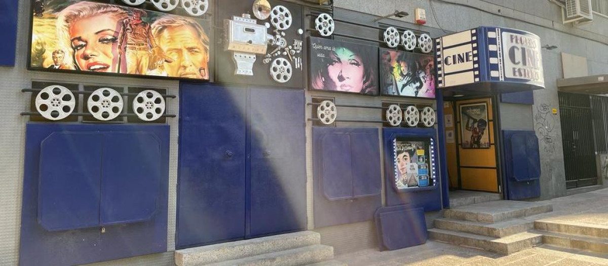 Entrada del Pequeño Cine Estudio