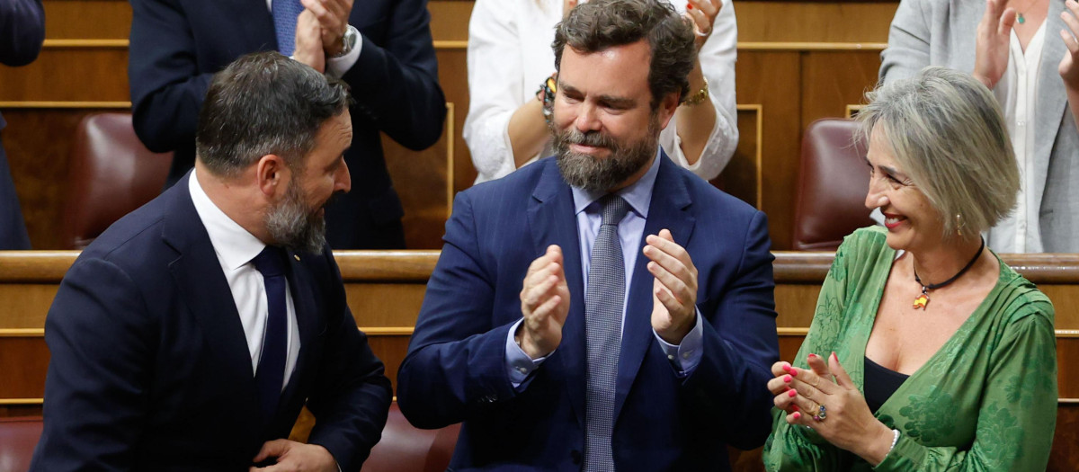 Abascal junto a Espinosa de los Monteros y Cañizares