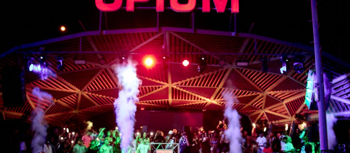 Imagen de una fiesta en Opium Beach Marbella