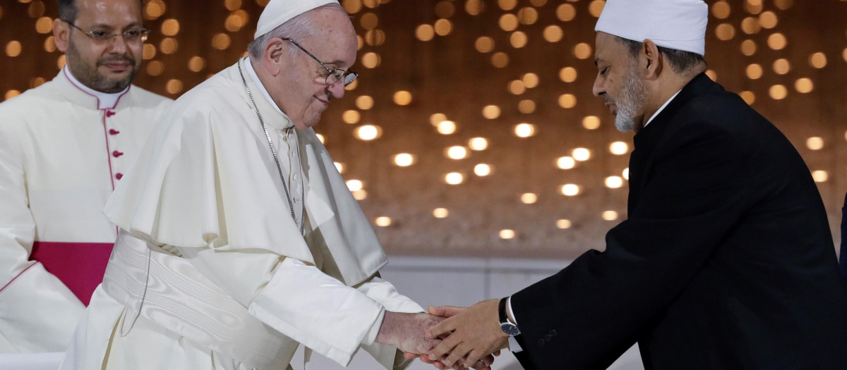 Pope Francis and Sheikh Ahmed el-Tayeb, the grand imam of Egypt's Al-Azhar, after an Interreligious meeting at the Founder's Memorial in Abu Dhabi, United Arab Emirates, Monday, Feb. 4, 2019. *** Local Caption *** .
