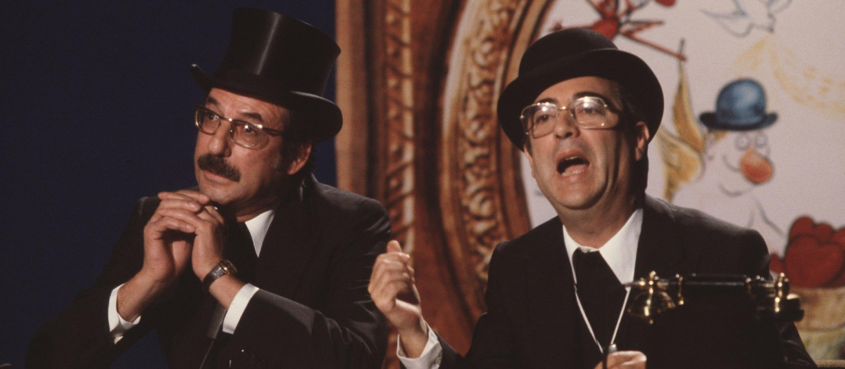 Tip y Coll en una de sus actuaciones
LUIS SANCHEZ POLAK( 1926-1999) Y JOSE LUIS COLL(1931-2007)
DUO HUMORISTA ESPAÑOL CREADO AÑO 1967