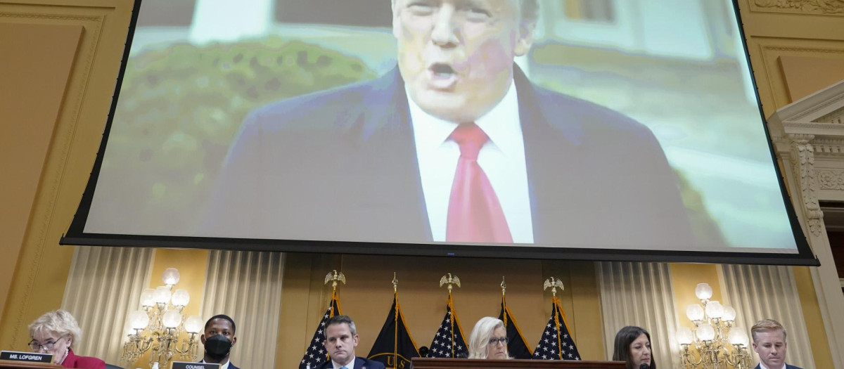 Vídeo en el que aparece Trump en el comité que investiga el asalto al Capitolio