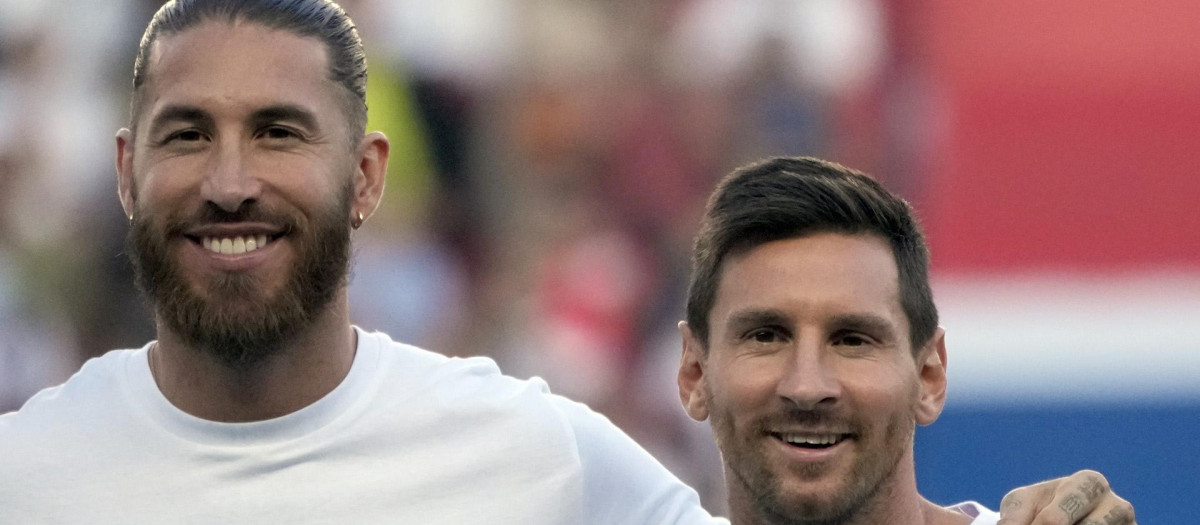 Sergio Ramos y Messi en la presentación como jugadores del PSG, en verano de 2021