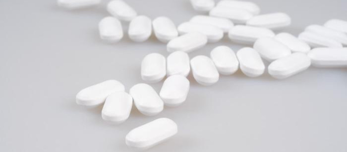 Es importante consultar con el médico antes de ingerir cualquier cantidad de paracetamol u otros medicamentos