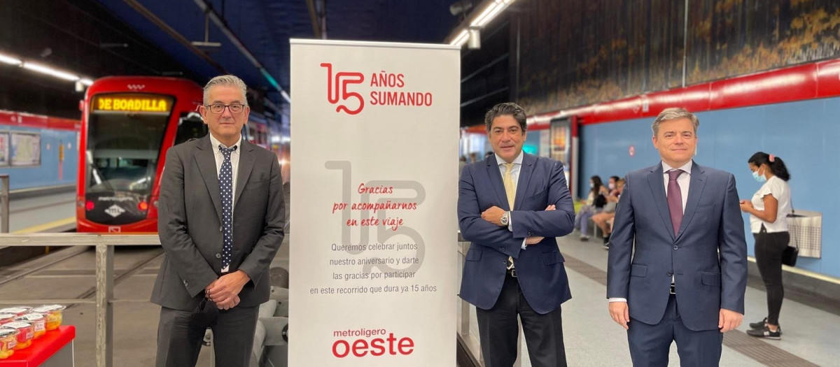 El consejero de Transportes de la Comunidad, David Pérez, acude a un acto en la estación de Metro de Colonia Jardín