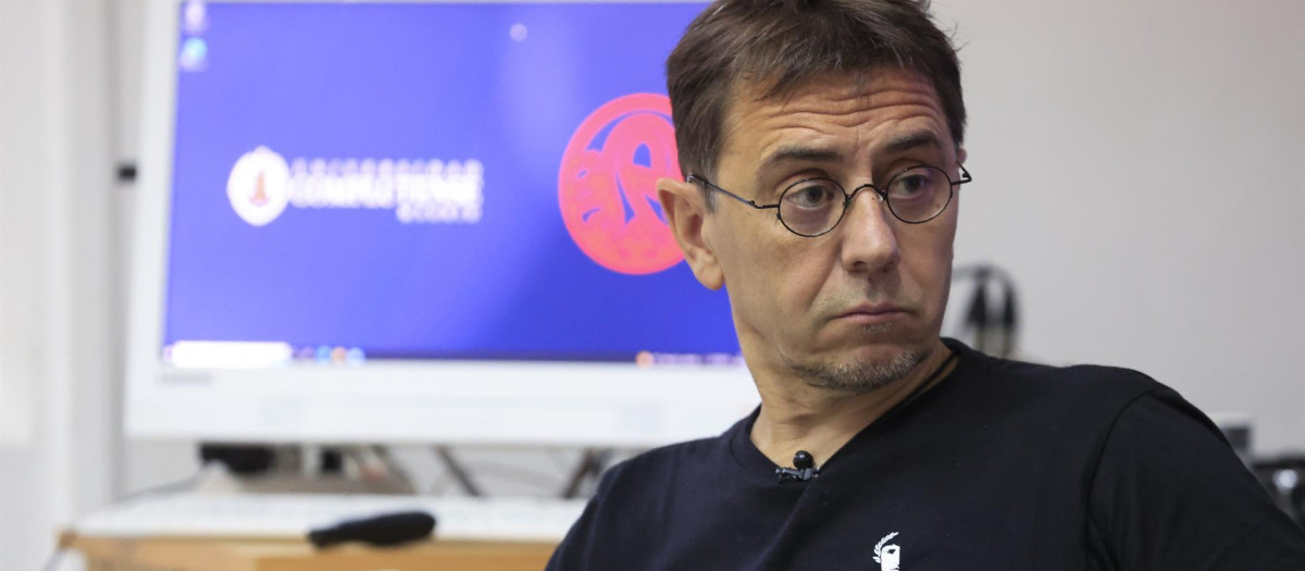 El cofundador de Podemos, Juan Carlos Monedero, participa una la mesa redonda