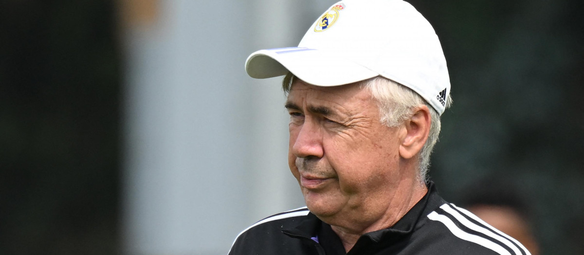 Carlo Ancelotti durante uno de los entrenamientos del Real Madrid en Los Ángeles