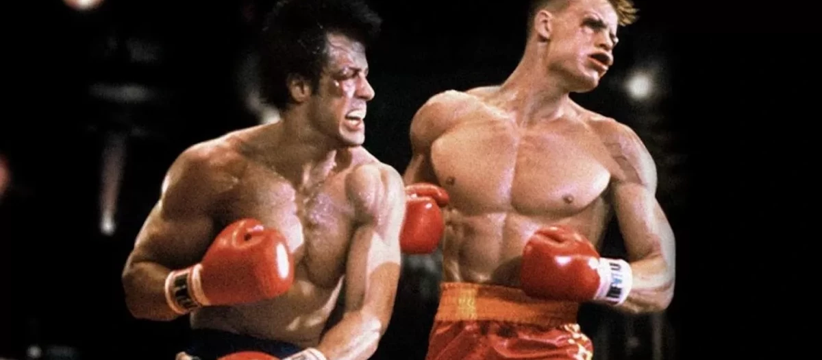 Sylvester Stallone derrotando a Ivan Drago en Rocky IV