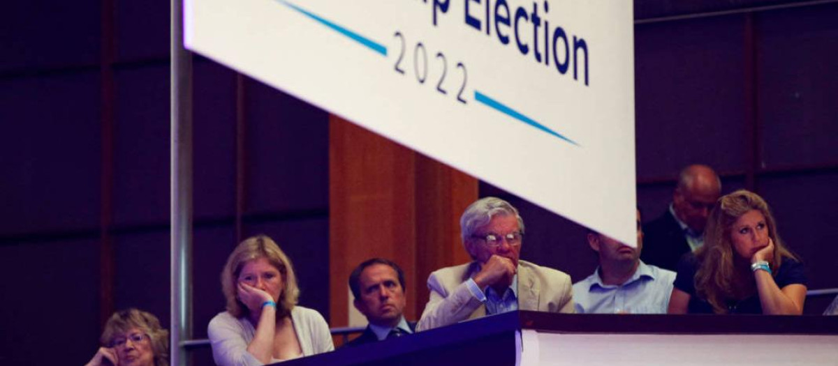 Los votantes conservadores tendrán que esperar unos días más para emitir su voto