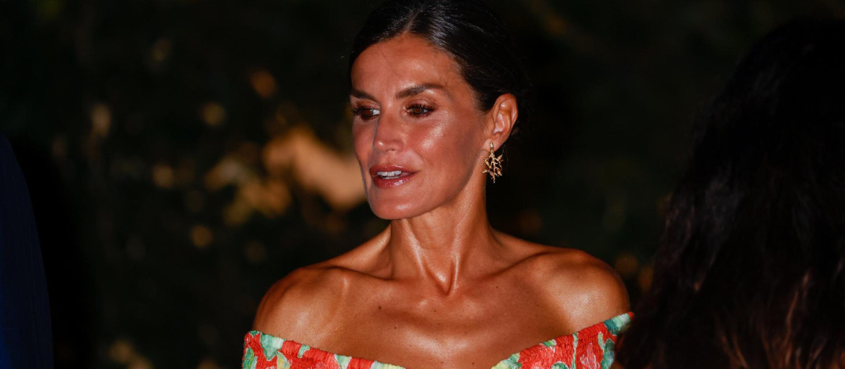 La Reina Letizia en la recepción a la sociedad balear en el Palacio de Marivent, en Palma