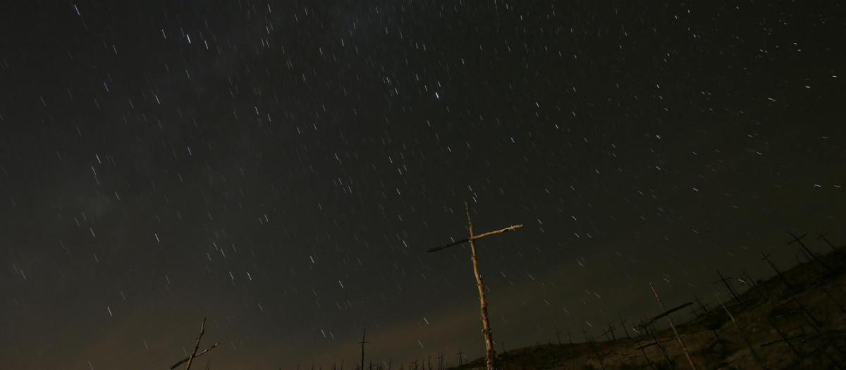 Las Perseidas, vistas desde el Bosque de las Cruces de Marganell